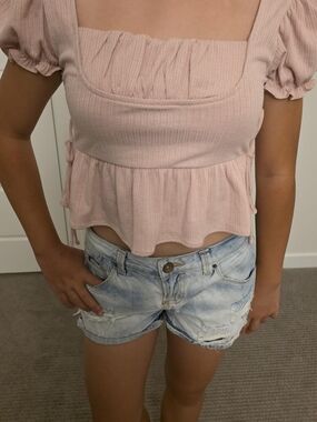 Molo Ribbed Peplum Crop Top in Dusty Pink